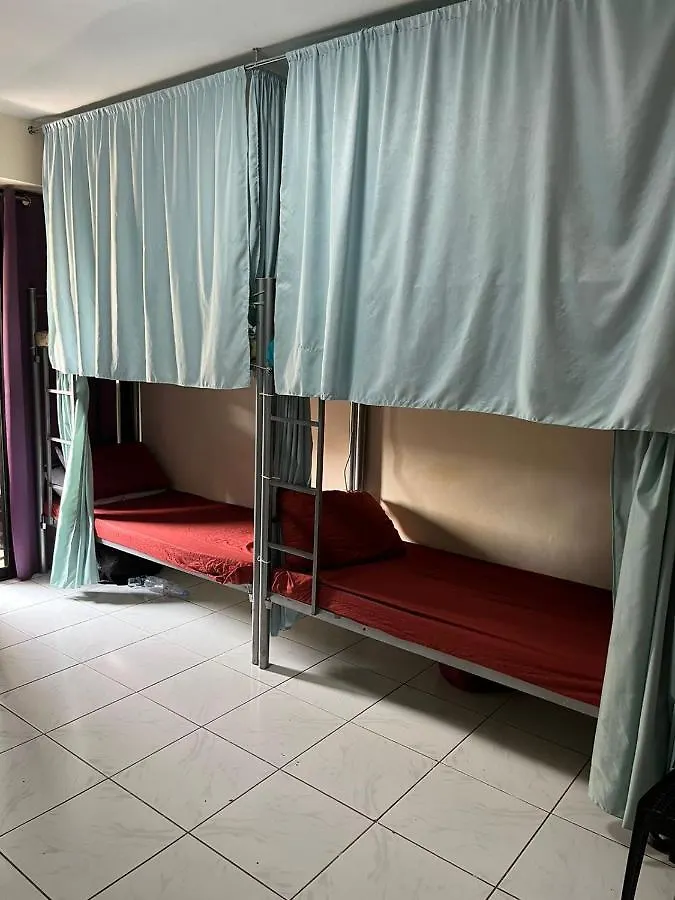 Sush Hostel Near Sharaf Dg And Burjuman Metro Stations Dubai