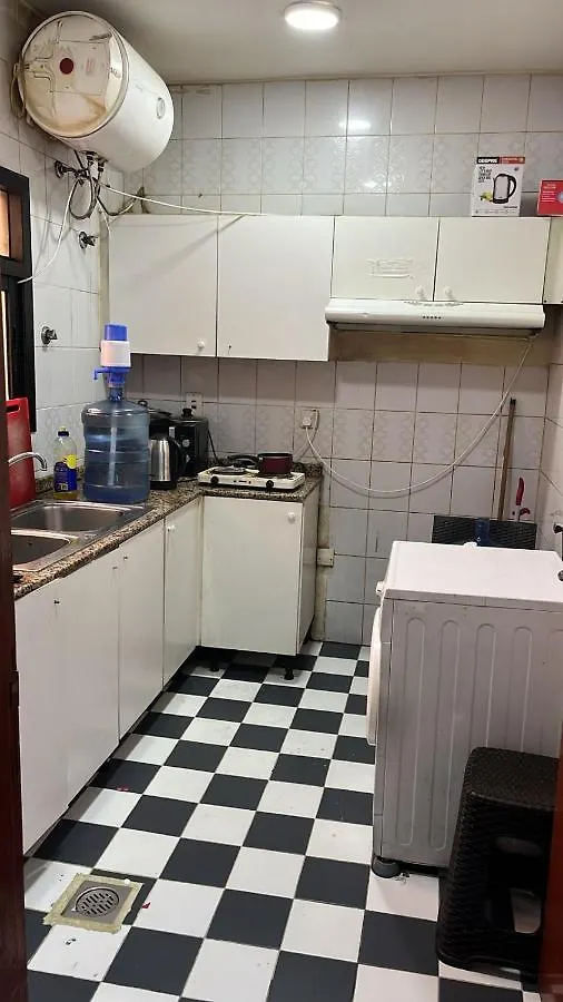 Sush Hostel Near Sharaf Dg And Burjuman Metro Stations Dubai 0*,